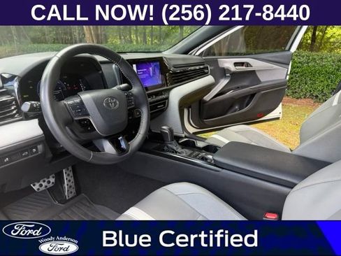 Used 2025 Toyota Camry SE FWD image 9