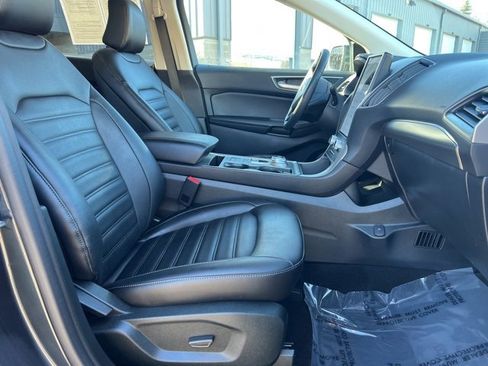 Used 2022 Ford Edge SEL image 11