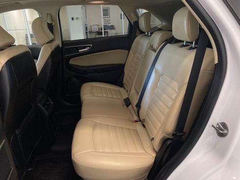 Used 2022 Ford Edge SEL w/ Convenience Package image 11