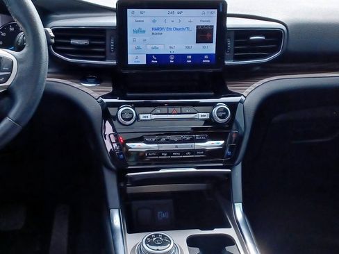 Used 2022 Ford Explorer Limited w/ Equipment Group 301A image 31