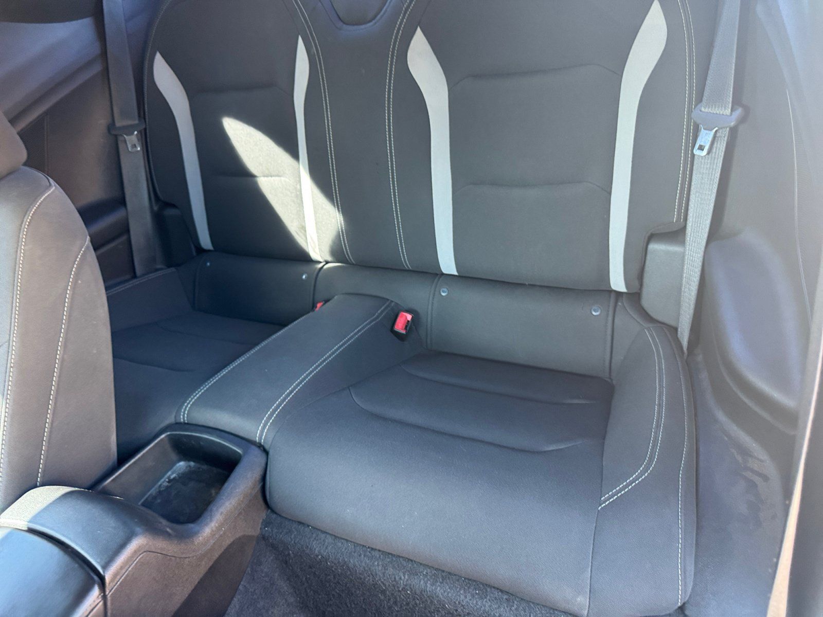 Used 2018 Chevrolet Camaro LT RWD image 19