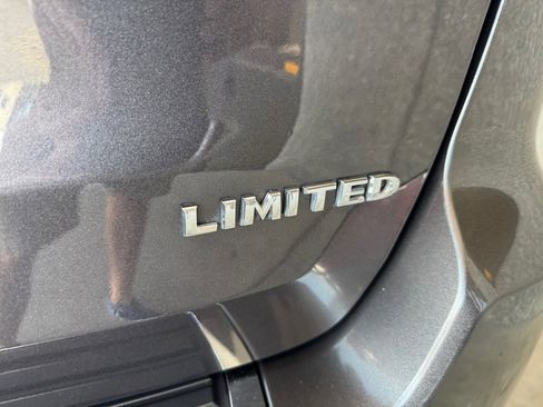 Used 2021 Jeep Grand Cherokee Limited w/ Luxury Group II image 34