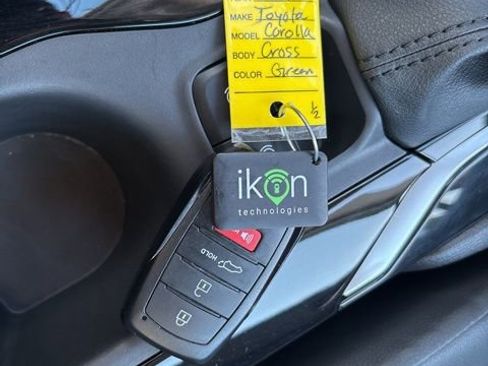 Used 2025 Toyota Corolla Cross XLE image 39
