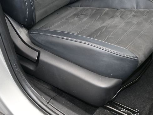 Used 2022 Mitsubishi Outlander SE image 53