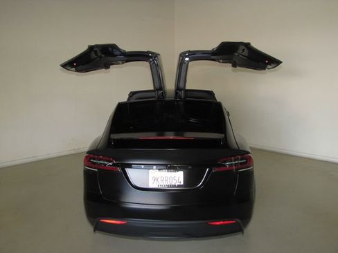 Used 2023 Tesla Model X AWD/4WD image 16