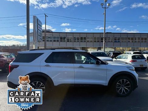 Used 2020 Ford Explorer ST w/ Premium Technology Package image 16