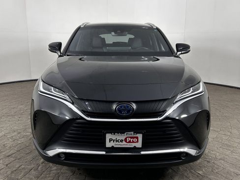 Used 2023 Toyota Venza XLE AWD/4WD image 2