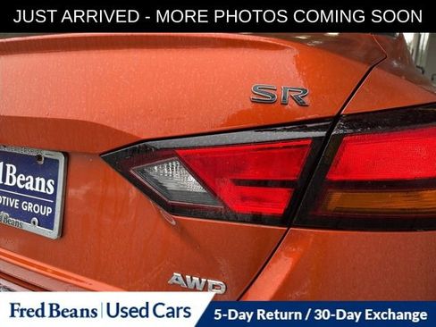 Used 2021 Nissan Altima 2.5 SR w/ SR Premium Package image 9