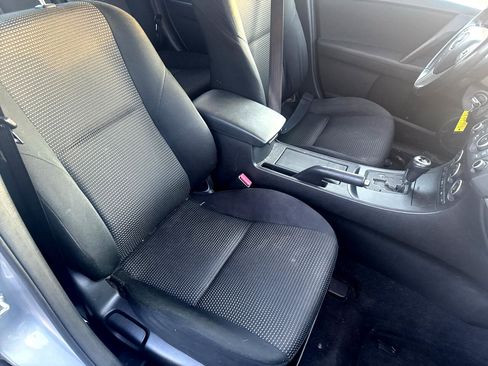 Used 2013 MAZDA MAZDA3 i Touring image 17