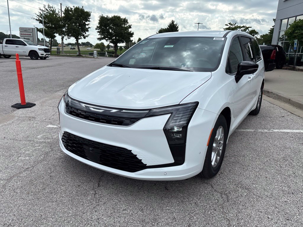 New 2027 Chrysler Pacifica Select FWD image 12