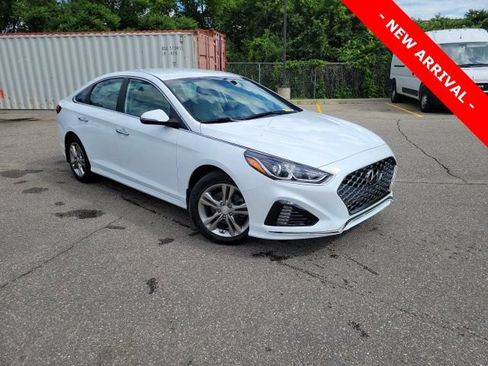 Used 2019 Hyundai Sonata SEL w/ Winter Weather Package FWD image 1