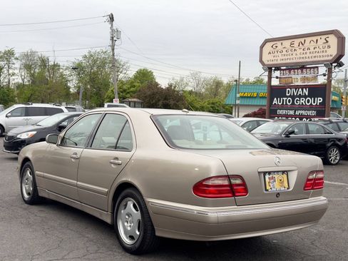 Used 2001 Mercedes-Benz E 320 Sedan image 4