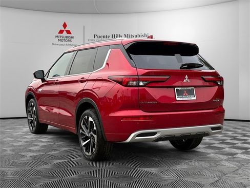 New 2025 Mitsubishi Outlander SEL image 6