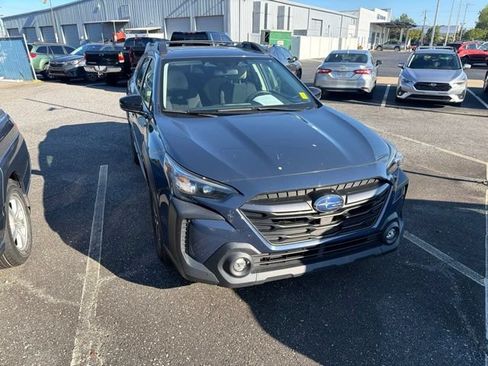 Used 2023 Subaru Outback Premium AWD/4WD image 3