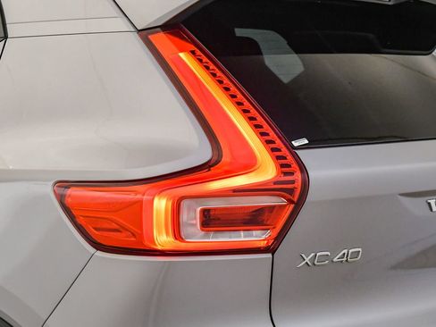 Certified 2026 Volvo XC40 B5 Plus AWD/4WD image 12
