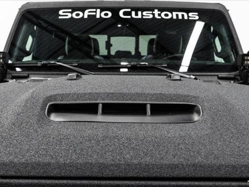 Used 2025 Jeep Gladiator Sport image 48