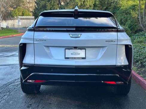 New 2026 Cadillac Lyriq Sport image 4