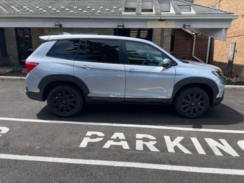 Used 2023 Honda Passport EX-L image 10