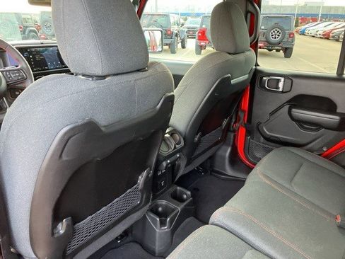 Certified 2024 Jeep Wrangler Unlimited Rubicon w/ Convenience Group image 23