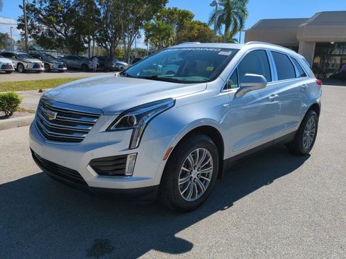 Used 2017 Cadillac XT5 Luxury w/ Driver Awareness Package image 7