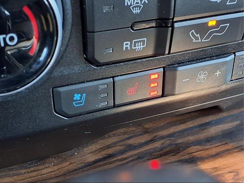 Used 2020 Ford F150 Lariat w/ Equipment Group 502A Luxury image 10