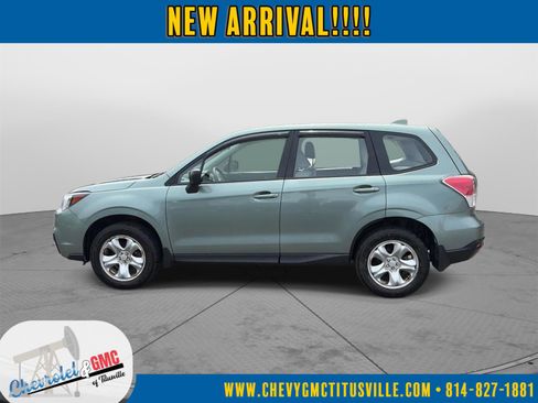 Used 2017 Subaru Forester 2.5i AWD/4WD image 9