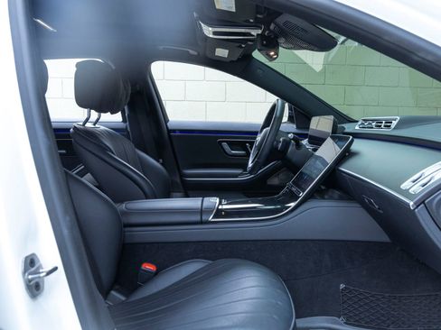 Used 2023 Mercedes-Benz S 500 4MATIC image 28