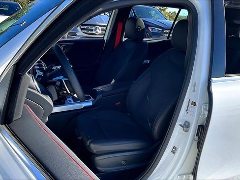 Used 2025 Mercedes-Benz GLB 35 AMG 4MATIC image 8