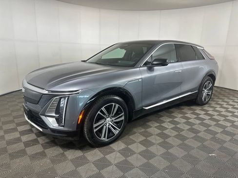 Used 2023 Cadillac Lyriq AWD image 7