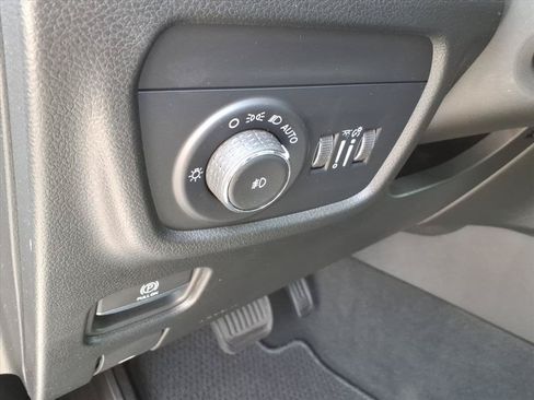Used 2025 Jeep Grand Cherokee Summit AWD/4WD image 22