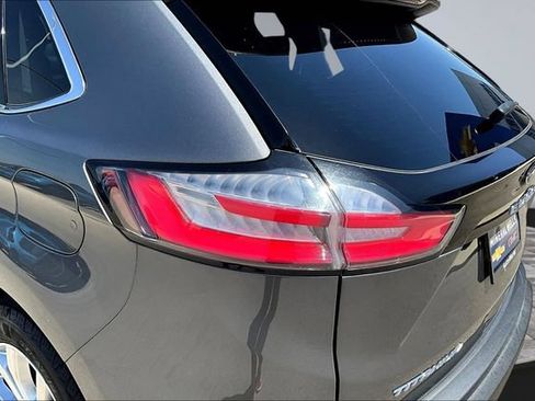 Used 2022 Ford Edge Titanium AWD/4WD image 23