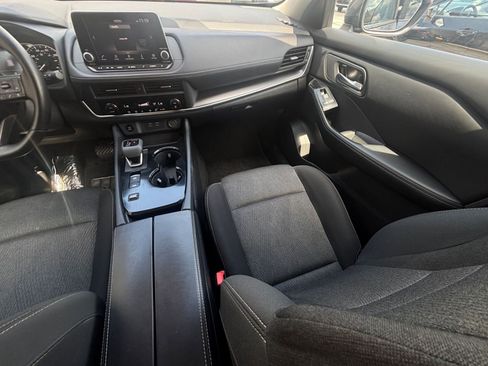 Used 2025 Nissan Rogue SV FWD image 37