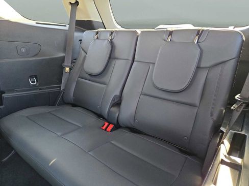 Used 2025 Ford Explorer Active w/ Active Comfort Package image 12