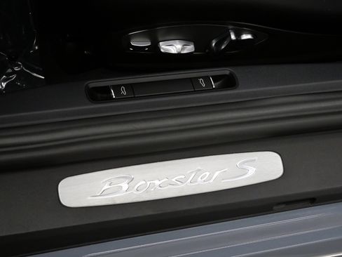 Used 2024 Porsche 718 Boxster S RWD image 33