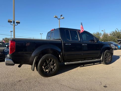 Used 2014 Nissan Frontier SL image 18