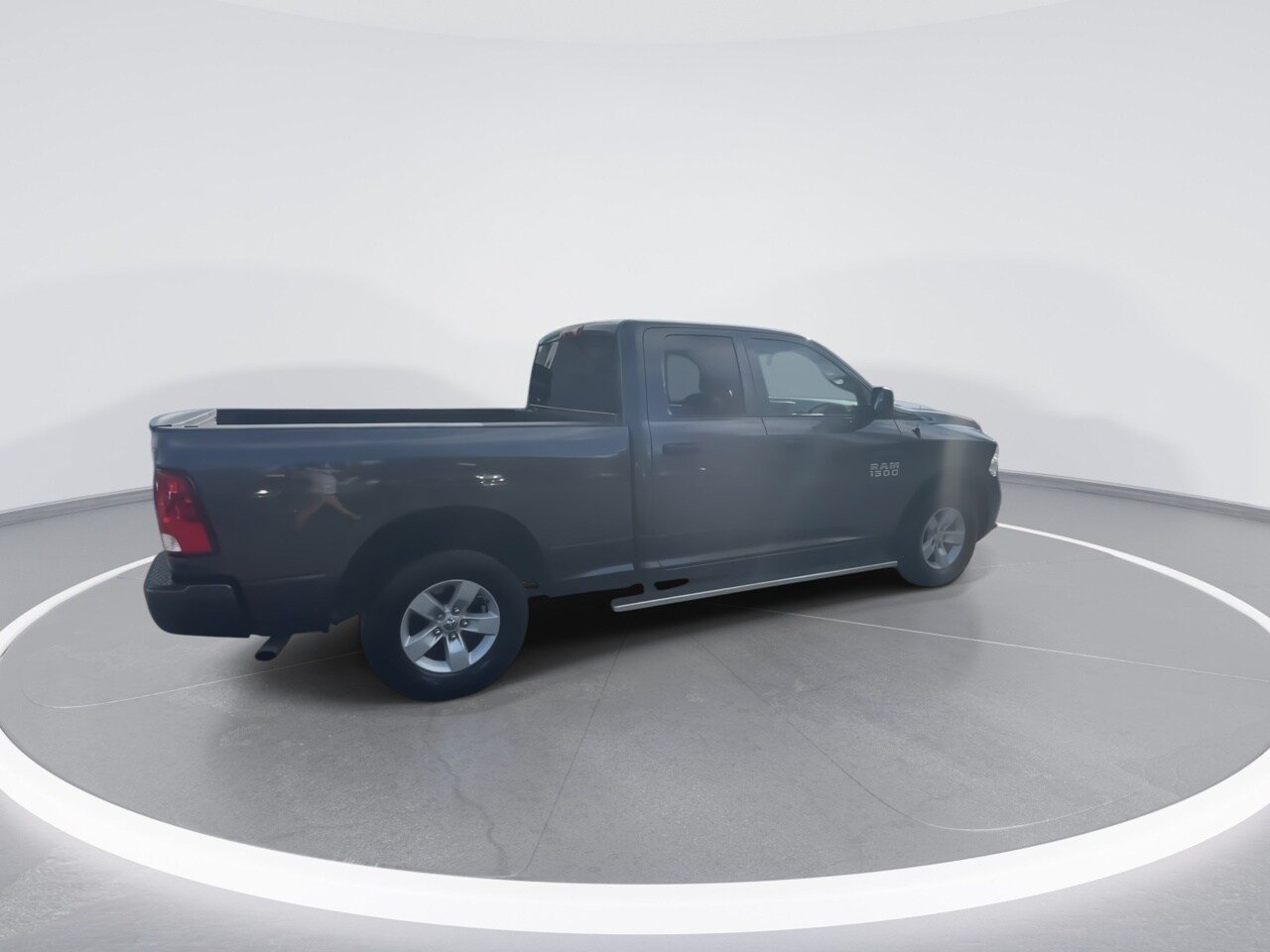 Used 2018 RAM 1500 Express AWD/4WD image 23