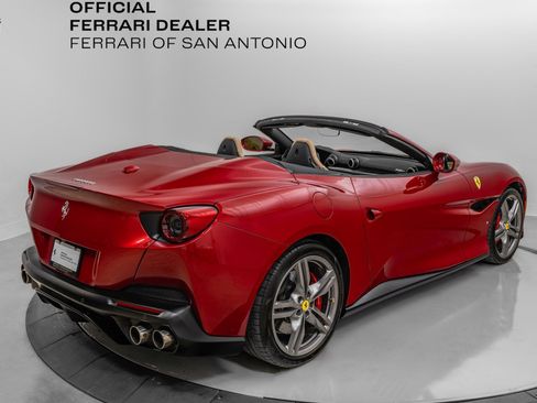 Certified 2020 Ferrari Portofino Base image 10