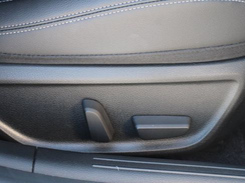 Used 2022 Genesis G70 2.0T RWD image 18