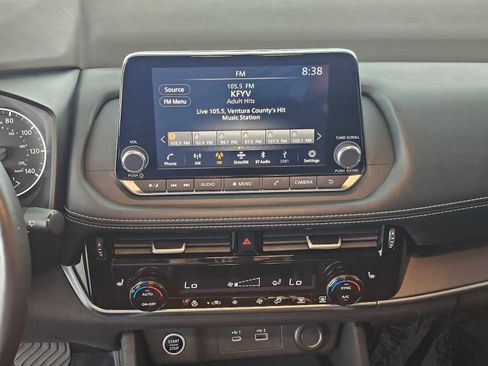 Used 2022 Nissan Rogue SV w/ SV Premium Package image 25