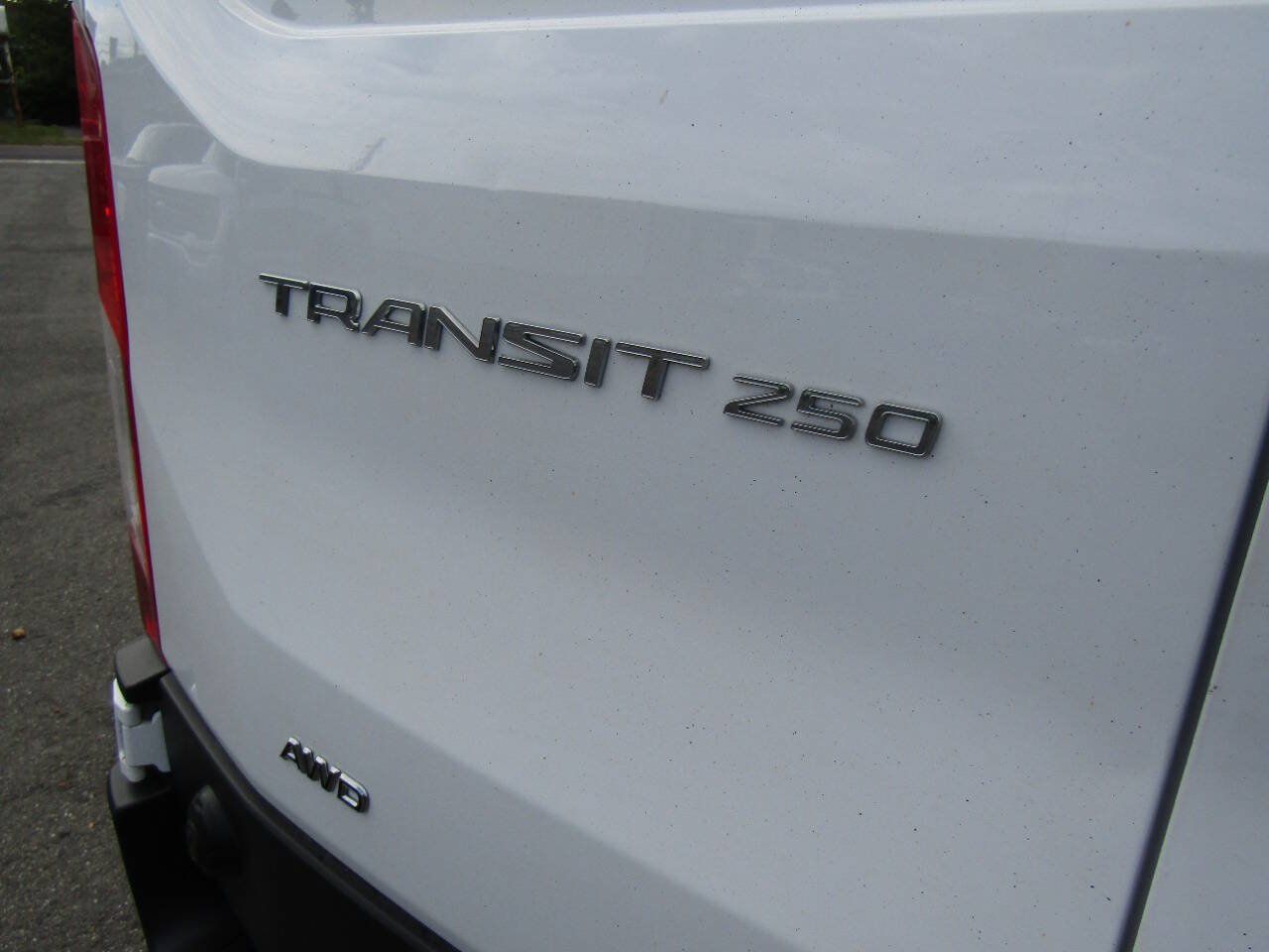 Used 2024 Ford Transit 250 148 Medium Roof Extended AWD image 29