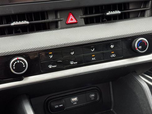 Used 2024 Kia Sportage LX image 19