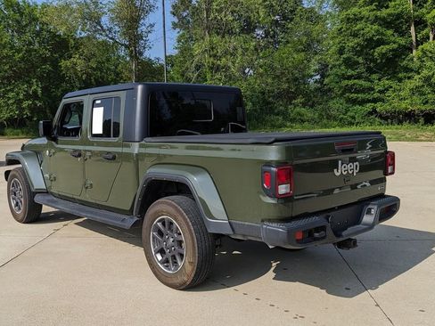 Used 2022 Jeep Gladiator Overland w/ Dual Top Group AWD/4WD image 5