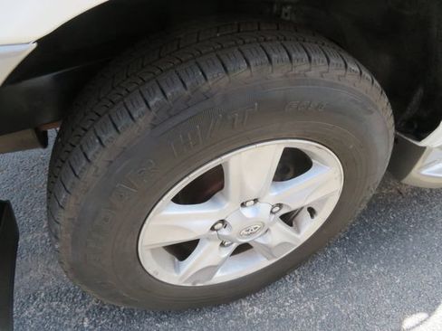 Used 2000 Toyota Land Cruiser AWD/4WD image 11