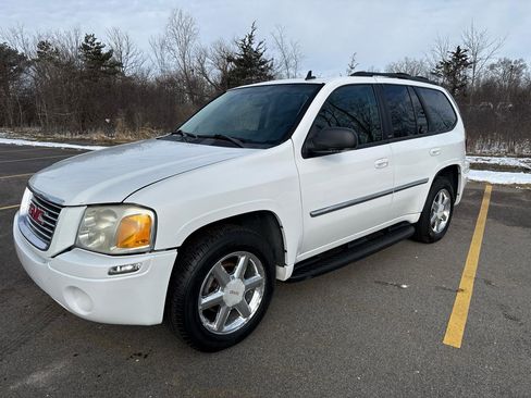 Used 2007 GMC Envoy SLT image 1