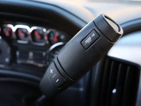 Used 2018 GMC Sierra 1500 SLT w/ SLT Premium Package image 17