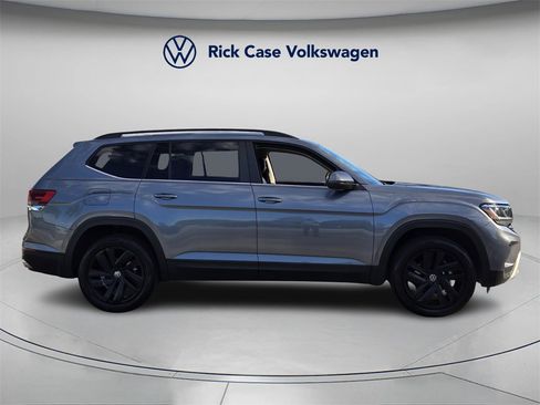 Certified 2022 Volkswagen Atlas SE image 3