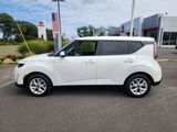 Used 2023 Kia Soul LX w/ LX Technology Package image 4