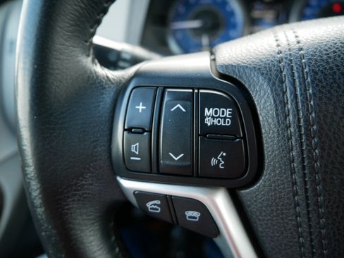 Used 2015 Toyota Sienna XLE w/ XLE Navigation Package FWD image 31
