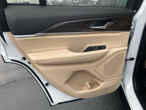 New 2025 Jeep Grand Cherokee Limited image 38