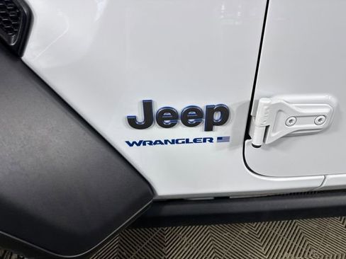 Used 2023 Jeep Wrangler Unlimited Rubicon 4xe w/ Cold Weather Group image 10